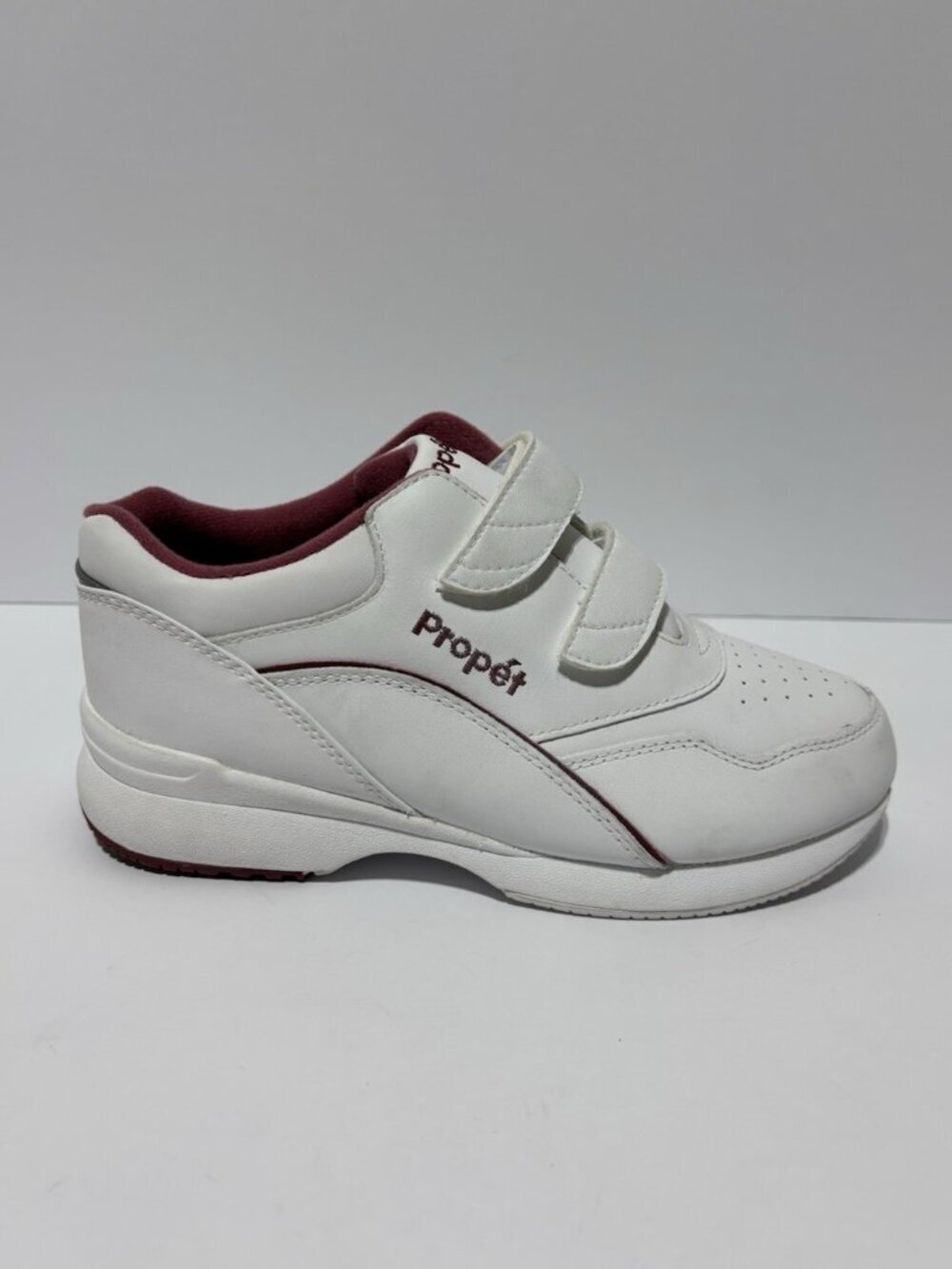 Propet Women’s Tour Walker Strap Sneakers White, Size 6 4E(XX)